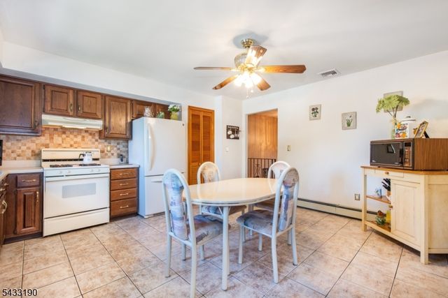 8 Carlos Dr, Fairfield Twp., NJ 07004