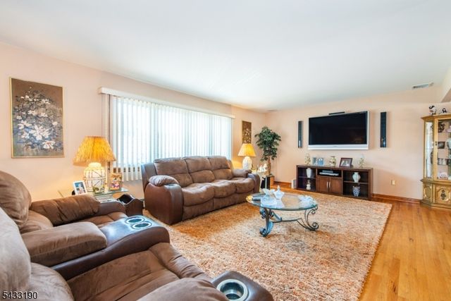 8 Carlos Dr, Fairfield Twp., NJ 07004