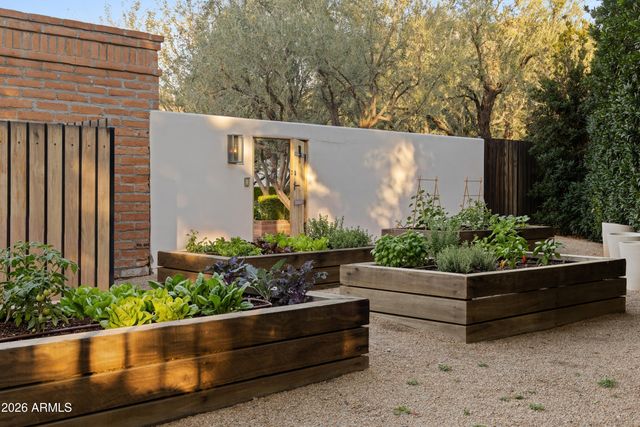 7610 N SHADOW MOUNTAIN Road, Paradise Valley, AZ 85253