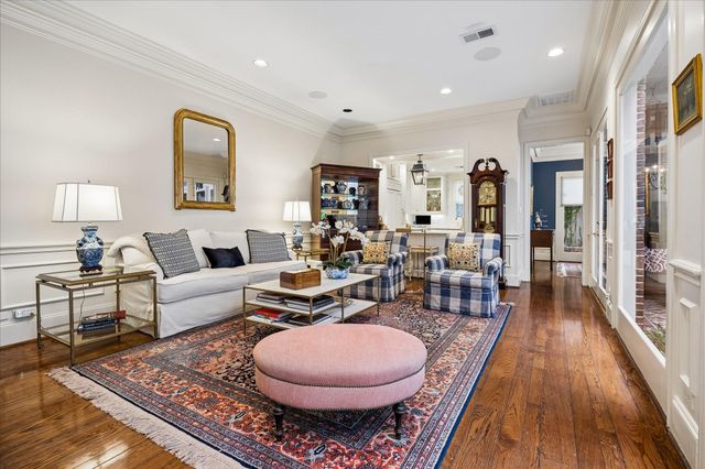20 Pine Briar Circle, Houston, TX 77056