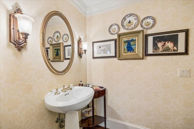 20 Pine Briar Circle, Houston, TX 77056