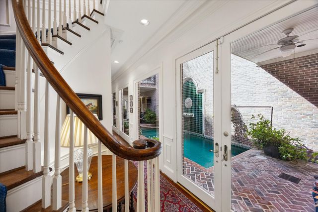 20 Pine Briar Circle, Houston, TX 77056