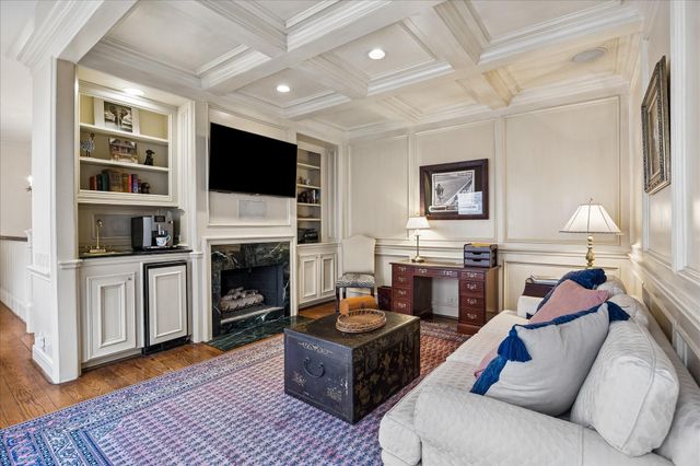 20 Pine Briar Circle, Houston, TX 77056