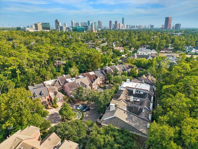 20 Pine Briar Circle, Houston, TX 77056