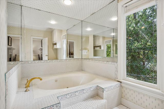 20 Pine Briar Circle, Houston, TX 77056