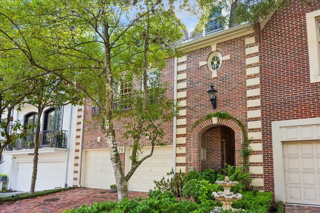 20 Pine Briar Circle, Houston, TX 77056