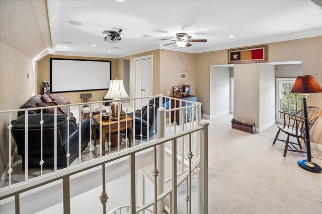 20 Pine Briar Circle, Houston, TX 77056