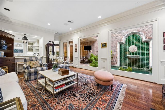 20 Pine Briar Circle, Houston, TX 77056