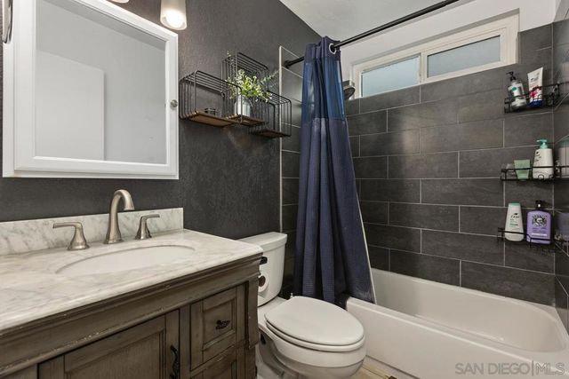 825 Buchanan St., Escondido, CA 92027