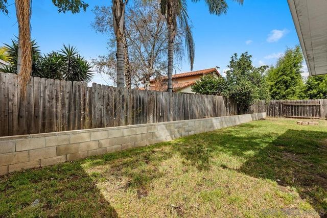 825 Buchanan St., Escondido, CA 92027