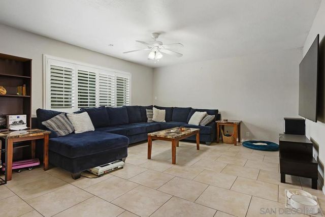 825 Buchanan St., Escondido, CA 92027
