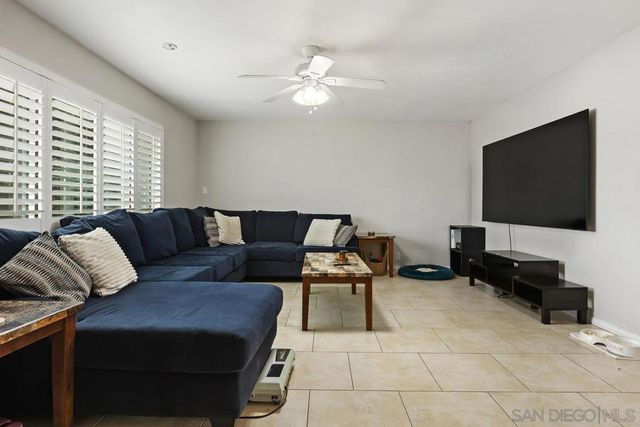 825 Buchanan St., Escondido, CA 92027