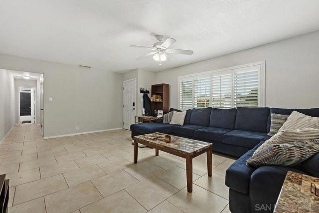 825 Buchanan St., Escondido, CA 92027