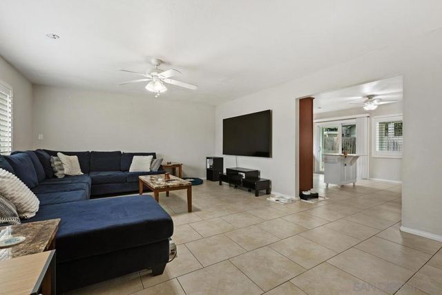 825 Buchanan St., Escondido, CA 92027