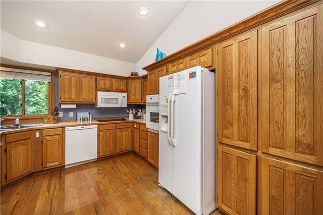 161 Hillcrest Road, Eureka Springs, AR 72631