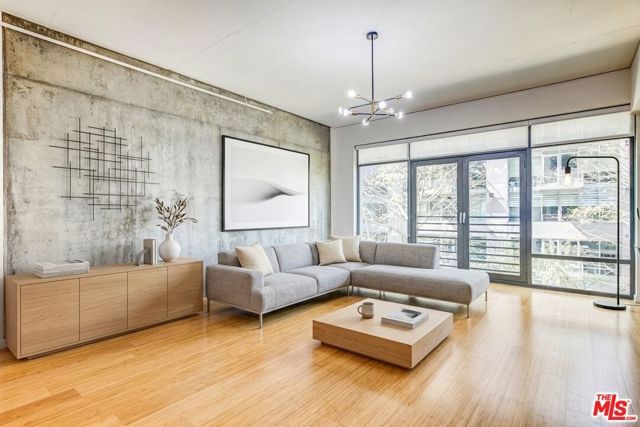 1111 S Grand Avenue 706, Los Angeles, CA 90015