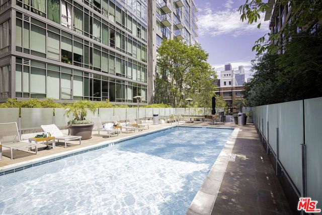 1111 S Grand Avenue 706, Los Angeles, CA 90015