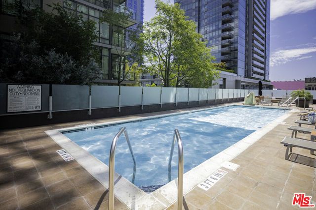 1111 S Grand Avenue 706, Los Angeles, CA 90015