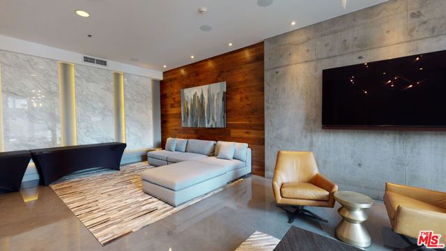 1111 S Grand Avenue 706, Los Angeles, CA 90015