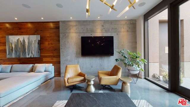 1111 S Grand Avenue 706, Los Angeles, CA 90015