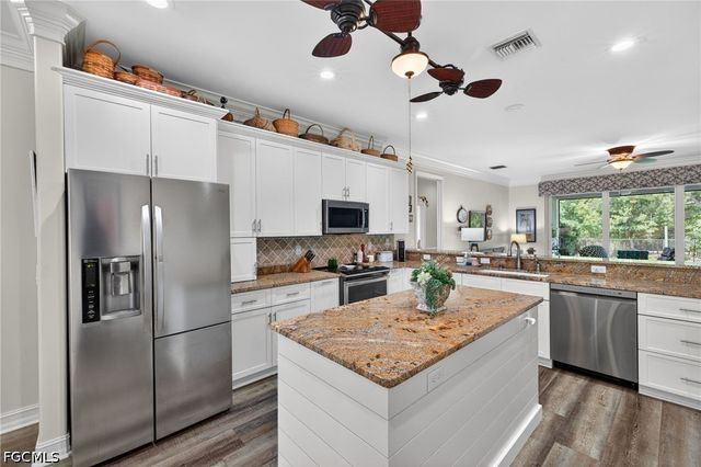 11138 Lakeland CIR, Fort Myers, FL 33913