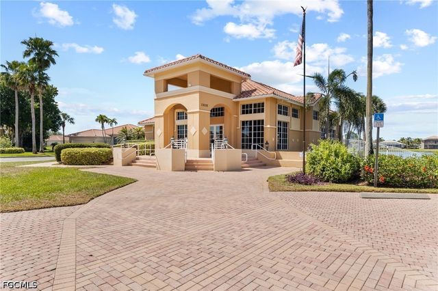 11138 Lakeland CIR, Fort Myers, FL 33913