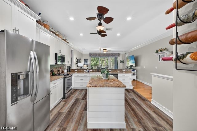 11138 Lakeland CIR, Fort Myers, FL 33913