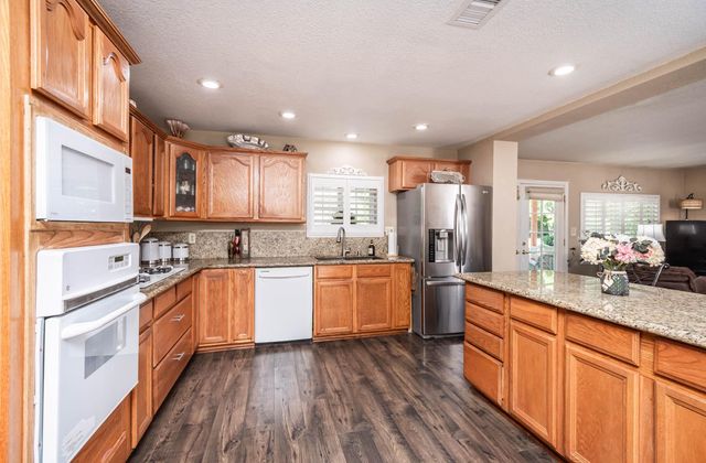 9320 Tilton Ln, Orangevale, CA 95662