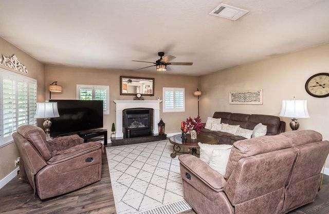 9320 Tilton Ln, Orangevale, CA 95662