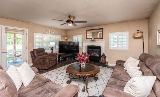 9320 Tilton Ln, Orangevale, CA 95662