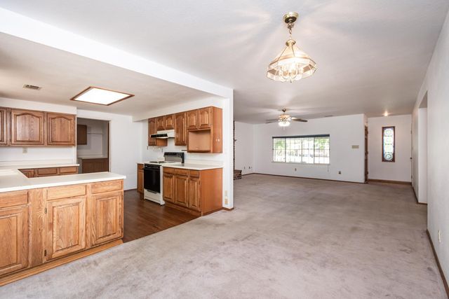9320 Tilton Ln, Orangevale, CA 95662