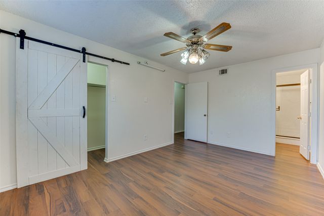 200 Seagull Court, Irving, TX 75060