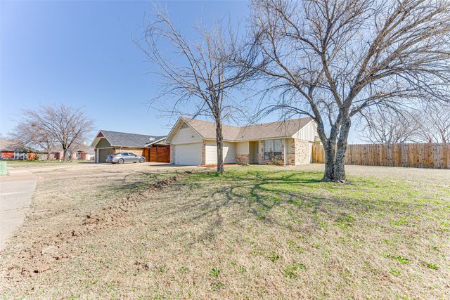 200 Seagull Court, Irving, TX 75060