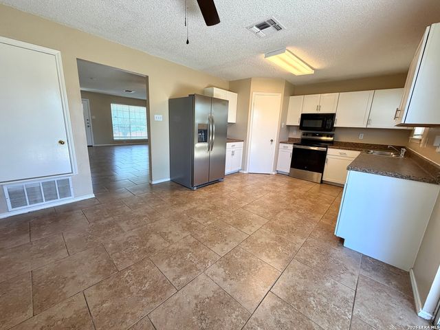 3633 Candlebrook Ln, San Antonio, TX 78244