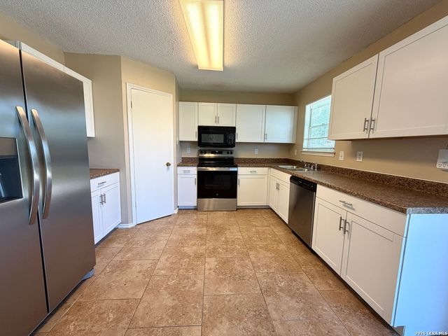 3633 Candlebrook Ln, San Antonio, TX 78244