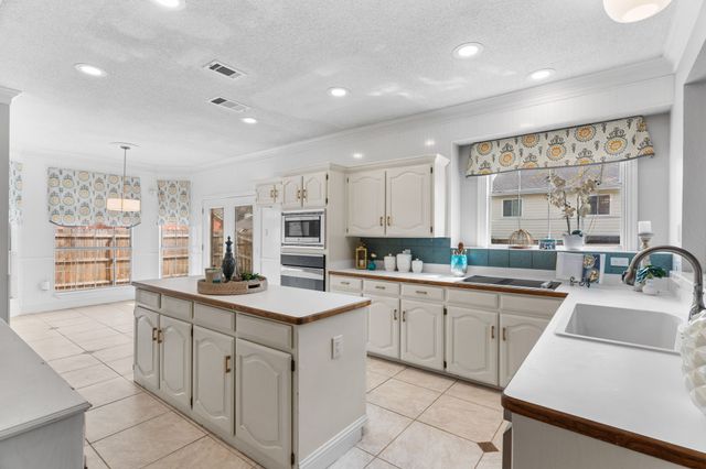 1801 Sandalwood Lane, Grapevine, TX 76051