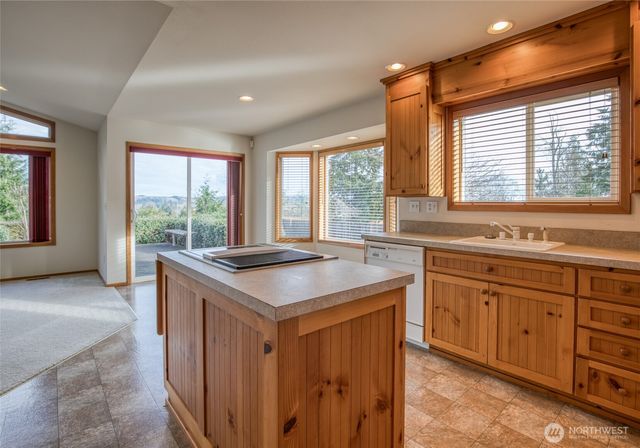 912 Bell Drive, Cosmopolis, WA 98537