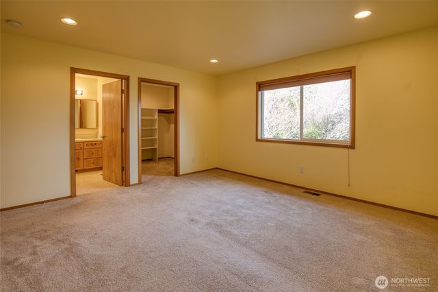 912 Bell Drive, Cosmopolis, WA 98537