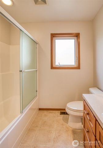 912 Bell Drive, Cosmopolis, WA 98537