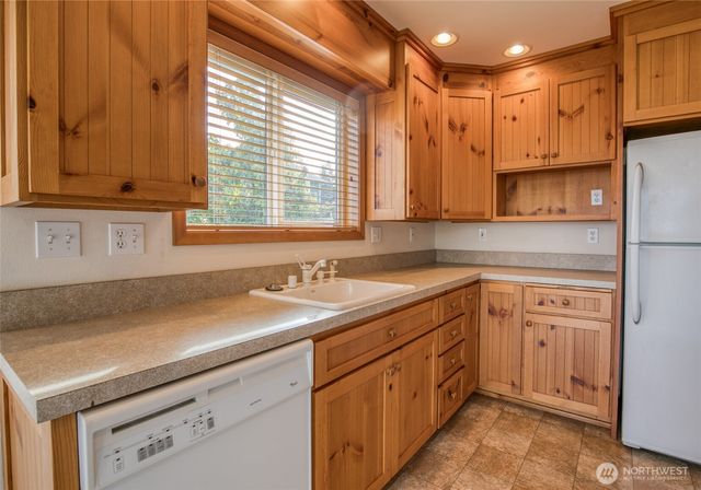 912 Bell Drive, Cosmopolis, WA 98537