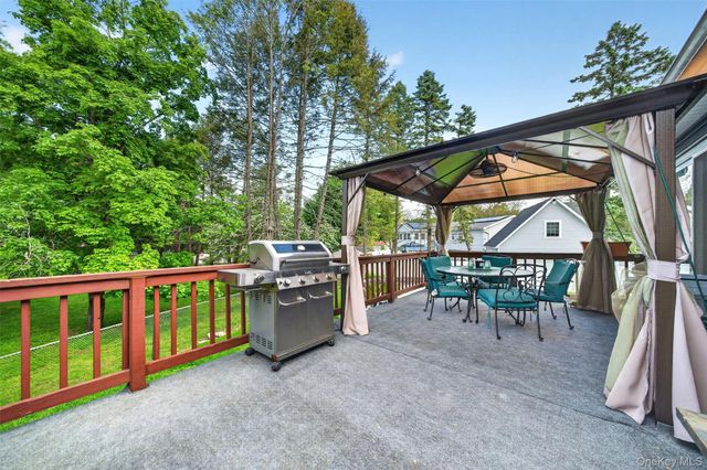 136 Snow Bunting Court, Montgomery, NY 12549