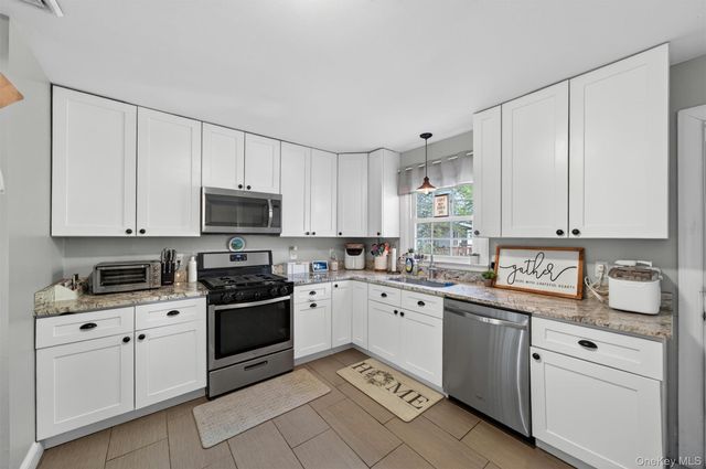 136 Snow Bunting Court, Montgomery, NY 12549