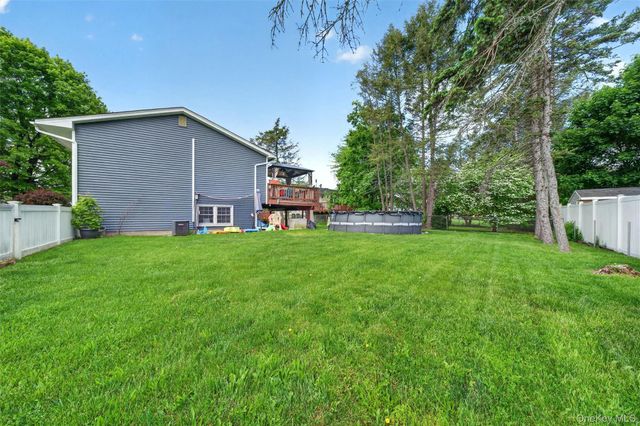 136 Snow Bunting Court, Montgomery, NY 12549