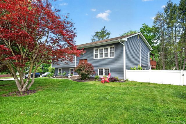 136 Snow Bunting Court, Montgomery, NY 12549