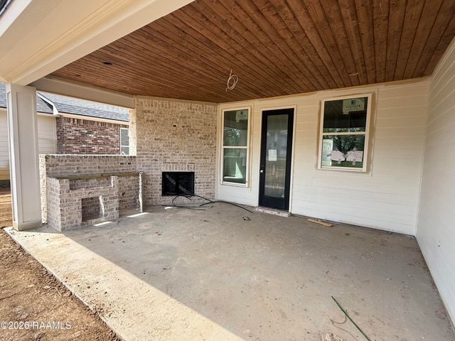 105 Fountain Meadow Drive, Broussard, LA 70518