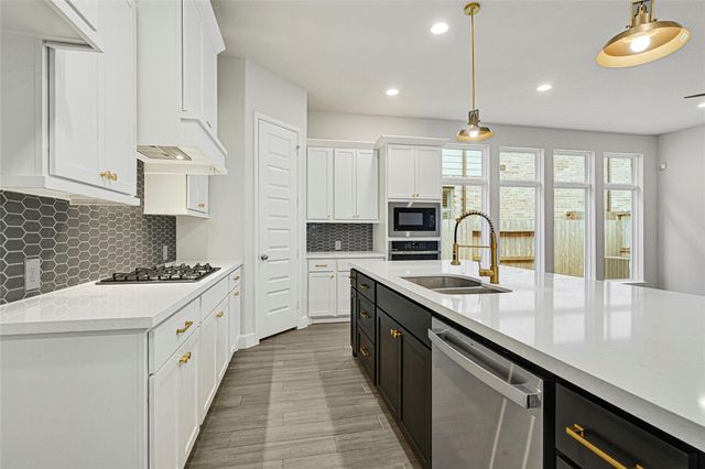 949 Cortez Creek Drive, Conroe, TX 77304