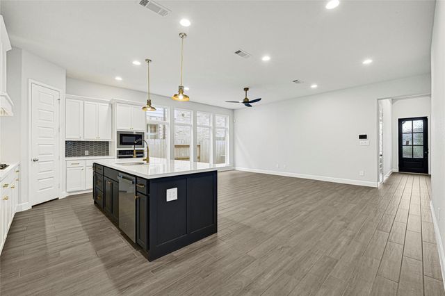 949 Cortez Creek Drive, Conroe, TX 77304