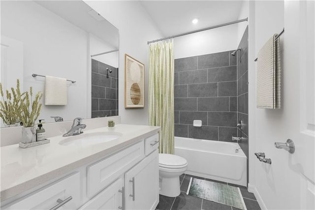 328 Cavalier SE Lane, Acworth, GA 30102