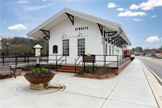 328 Cavalier SE Lane, Acworth, GA 30102