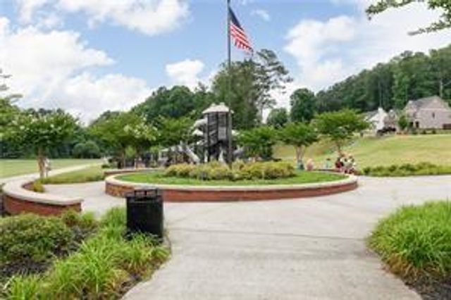 328 Cavalier SE Lane, Acworth, GA 30102